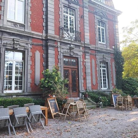 Château Lambert Hotel-Resto-Parking-Shuttle, a 1 ha green Oasis at 8 min from CRL Airport without any noise Charleroi Exterior foto