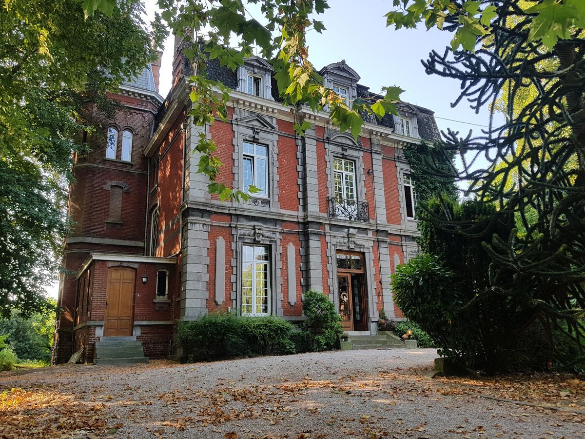 Château Lambert Hotel-Resto-Parking-Shuttle, a 1 ha green Oasis at 8 min from CRL Airport without any noise Charleroi Exterior foto