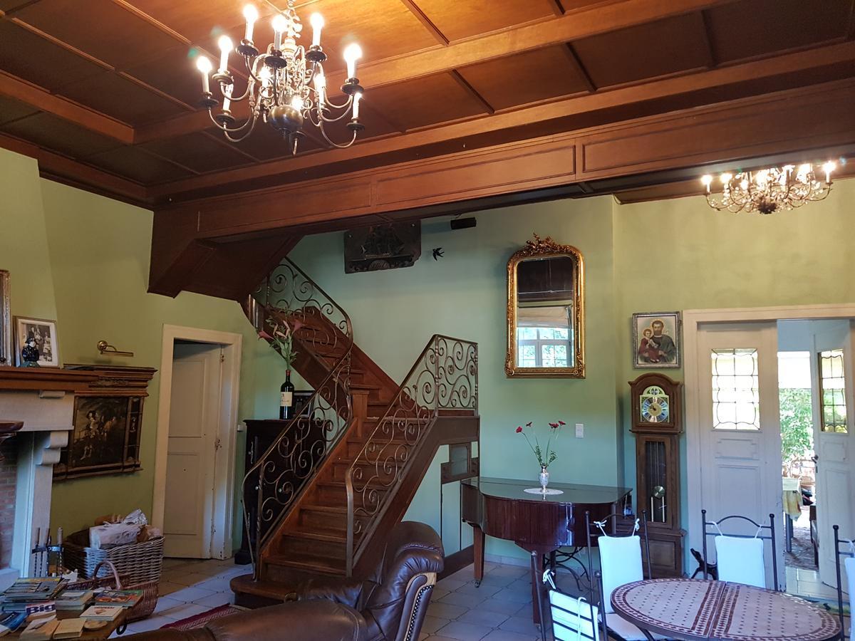 Château Lambert Hotel-Resto-Parking-Shuttle, a 1 ha green Oasis at 8 min from CRL Airport without any noise Charleroi Exterior foto