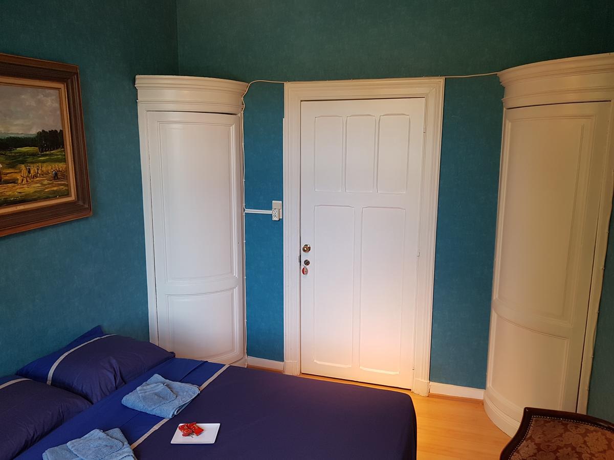 Château Lambert Hotel-Resto-Parking-Shuttle, a 1 ha green Oasis at 8 min from CRL Airport without any noise Charleroi Exterior foto
