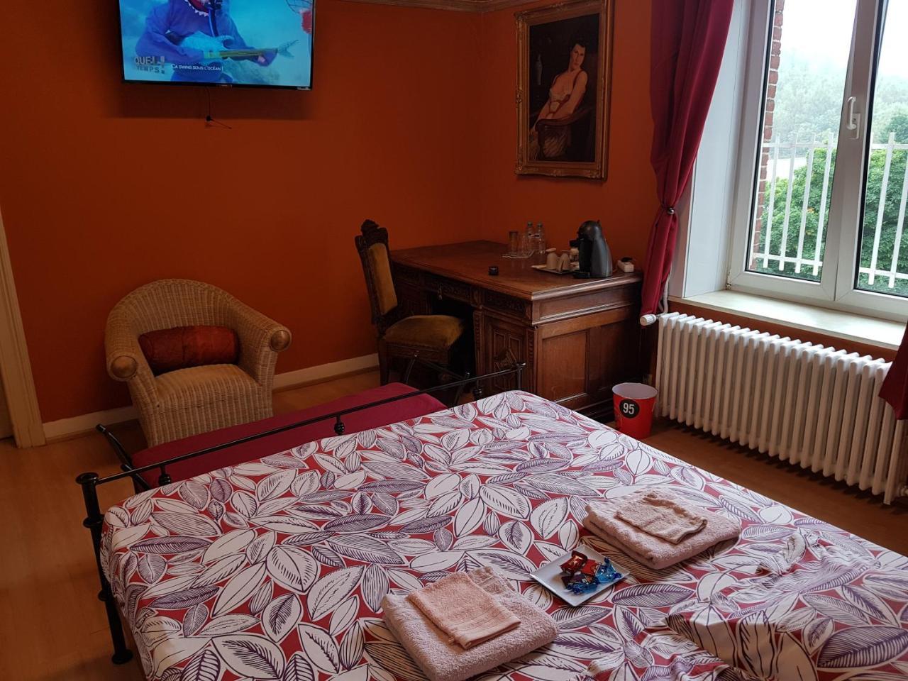 Château Lambert Hotel-Resto-Parking-Shuttle, a 1 ha green Oasis at 8 min from CRL Airport without any noise Charleroi Exterior foto