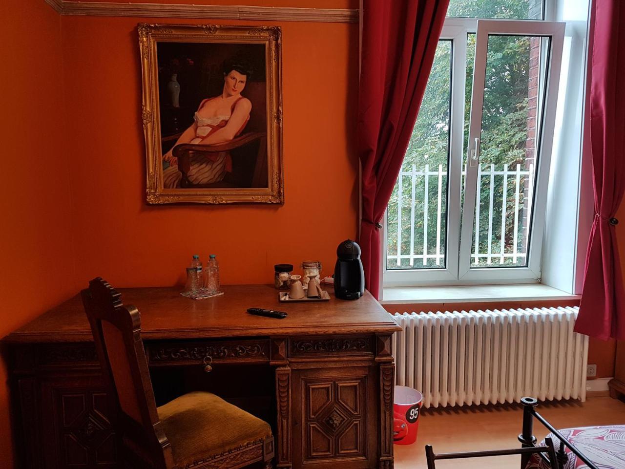 Château Lambert Hotel-Resto-Parking-Shuttle, a 1 ha green Oasis at 8 min from CRL Airport without any noise Charleroi Exterior foto